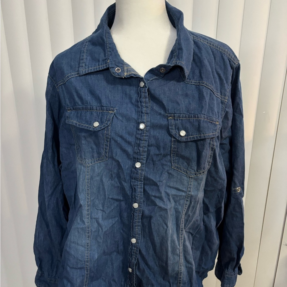 Button-Up Shirt - Picture 2 of 5